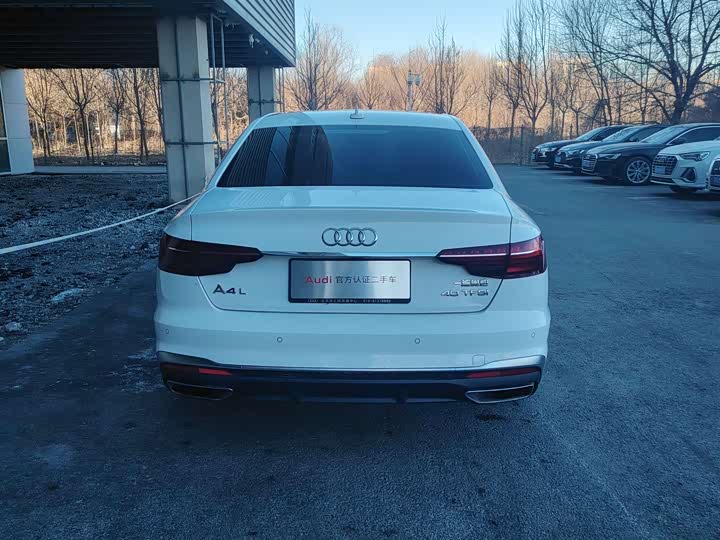 Фото 4 - Audi A4L