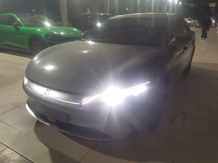 Фото 2 - BYD Han