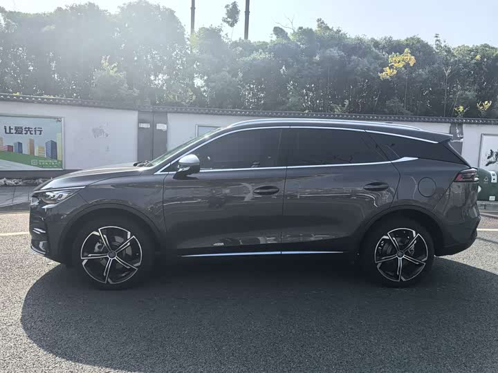 Фото 4 - BYD Tang Hybrid/EV