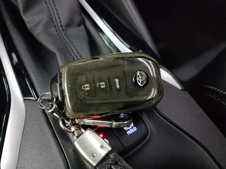 Фото 9 - Toyota Corolla