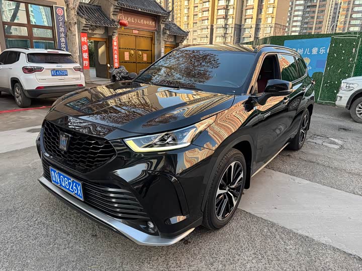 Фото 1 - Toyota Crown Kluger