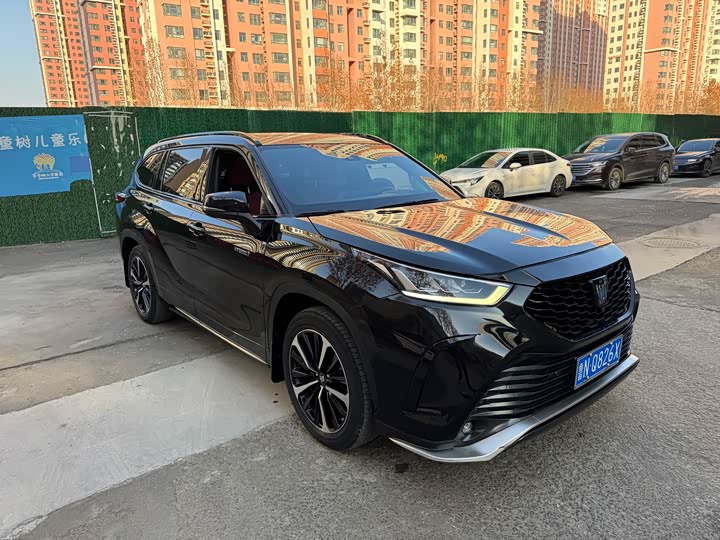 Фото 6 - Toyota Crown Kluger