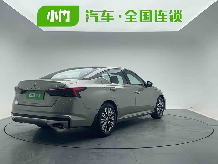 Фото 8 - Nissan Teana