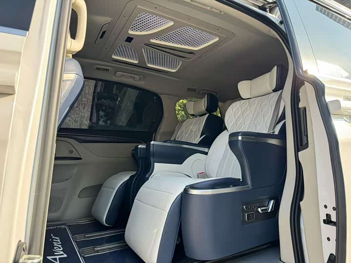 Фото 6 - Buick GL8 ES