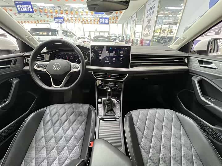 Фото 8 - Volkswagen Sagitar L