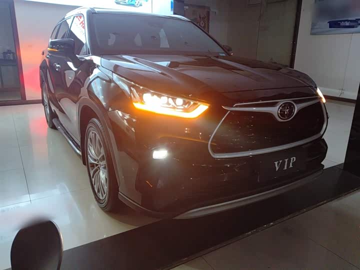 Фото 4 - Toyota Highlander