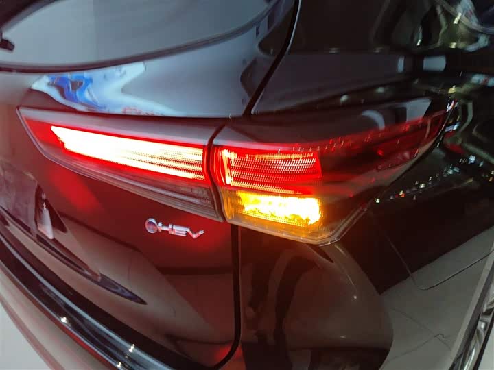 Фото 8 - Toyota Highlander