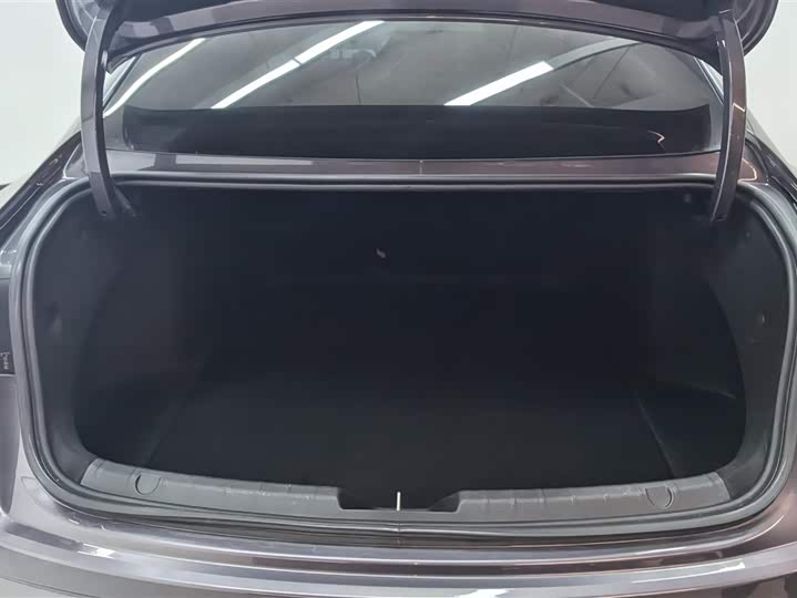 Фото 4 - Geely Preface