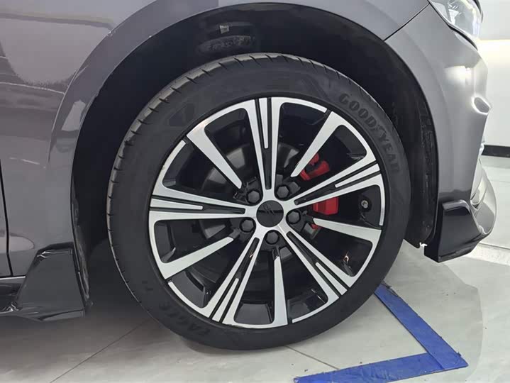 Фото 6 - Geely Preface