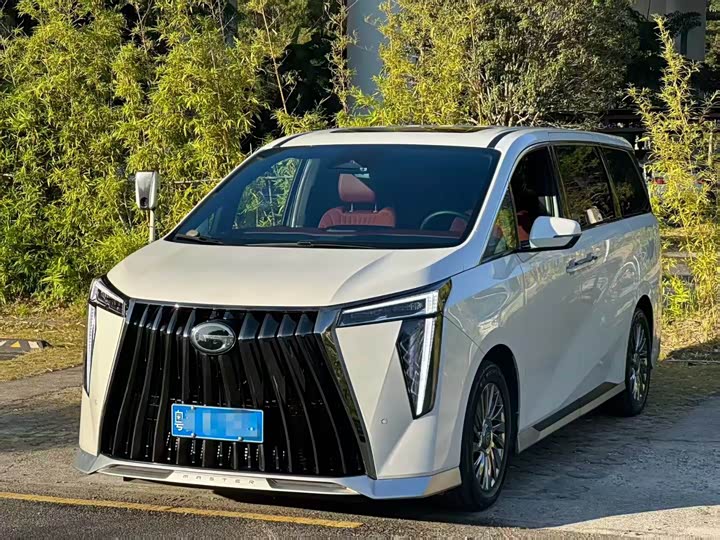 Фото 1 - GAC Trumpchi M8