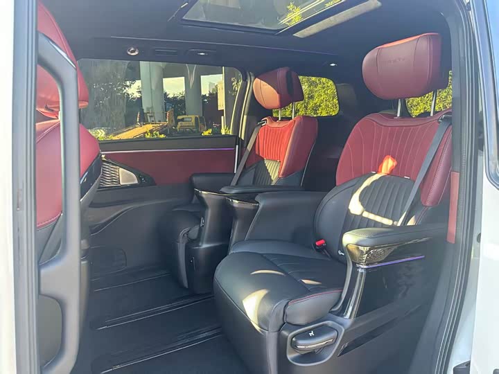 Фото 7 - GAC Trumpchi M8