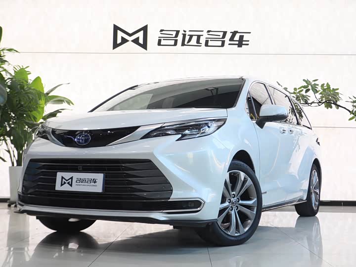 Фото 1 - Toyota Sienna