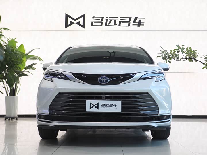 Фото 2 - Toyota Sienna