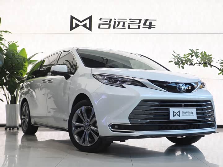 Фото 3 - Toyota Sienna