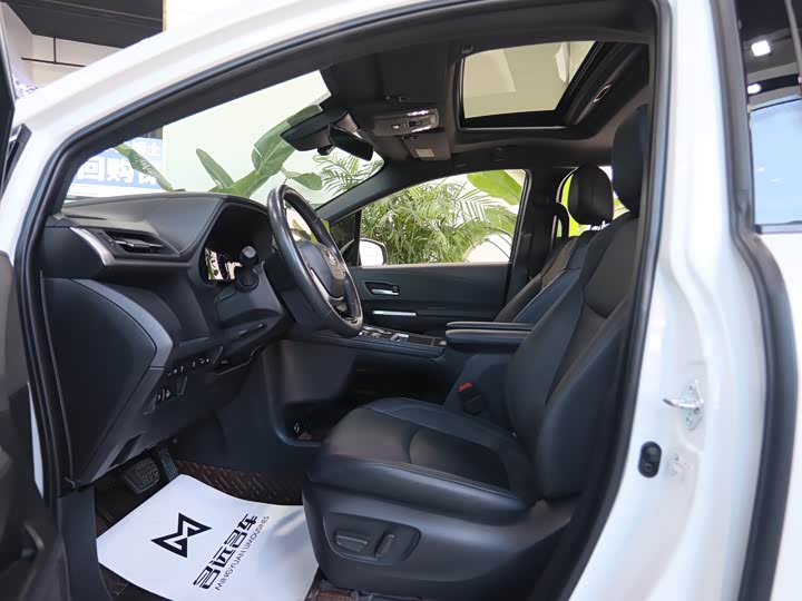 Фото 6 - Toyota Sienna