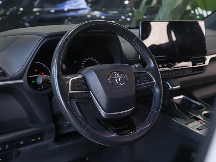 Фото 7 - Toyota Sienna