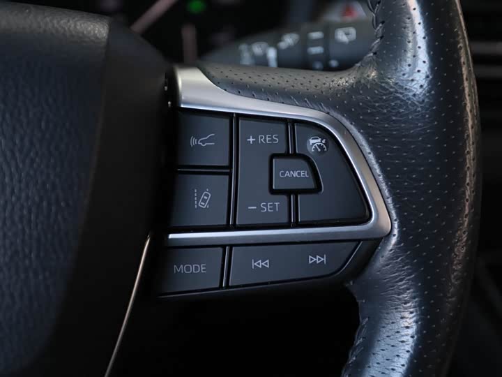 Фото 8 - Toyota Sienna