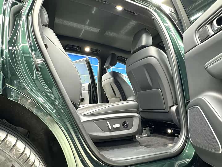 Фото 9 - LiXiang One