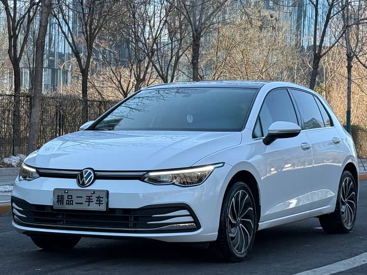 Фото 1 - Volkswagen Golf