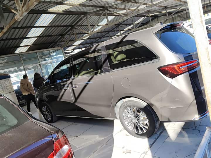 Фото 5 - Buick GL8 ES