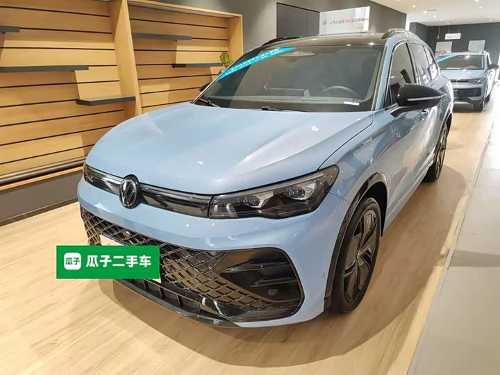 Фото 2 - Volkswagen Tiguan L Pro