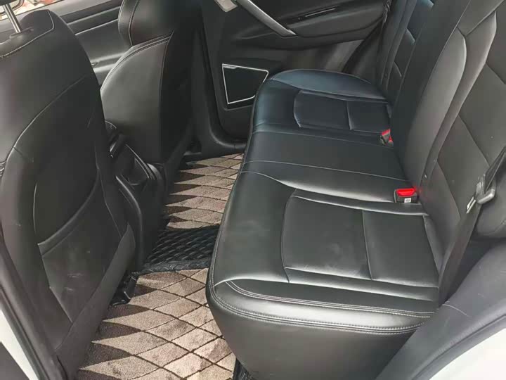 Фото 5 - Geely Atlas