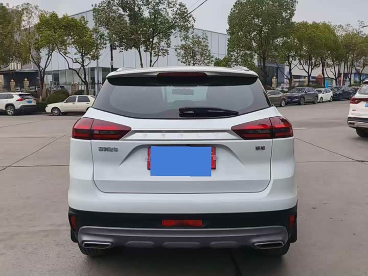 Фото 7 - Geely Atlas