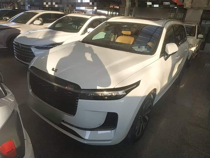 Фото 2 - LiXiang One