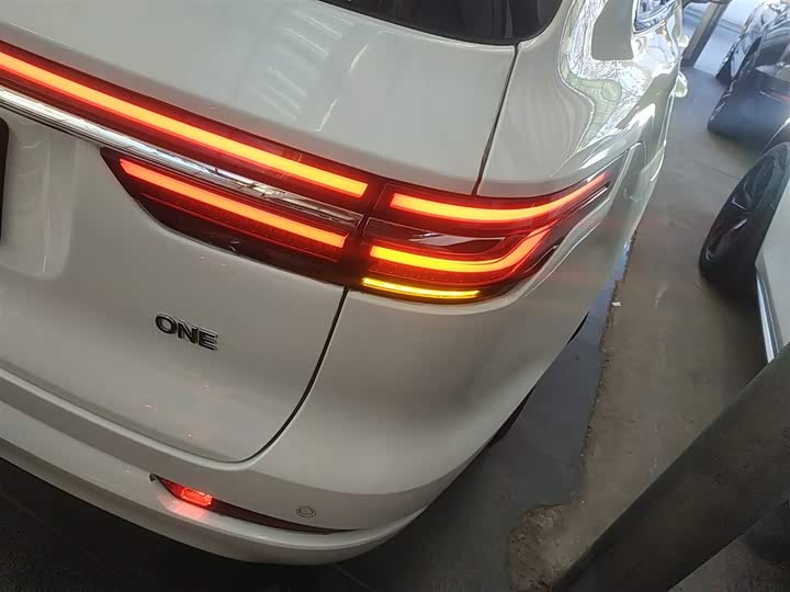 Фото 8 - LiXiang One