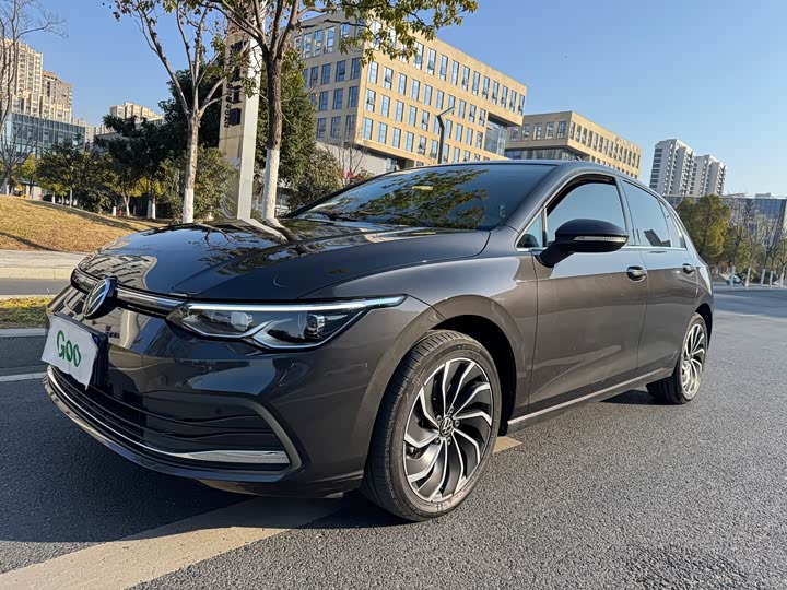 Фото 3 - Volkswagen Golf