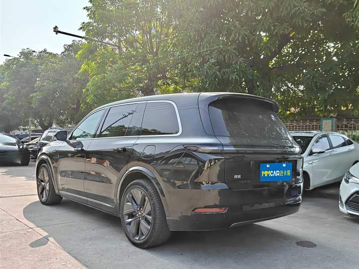 Фото 2 - LiXiang L9