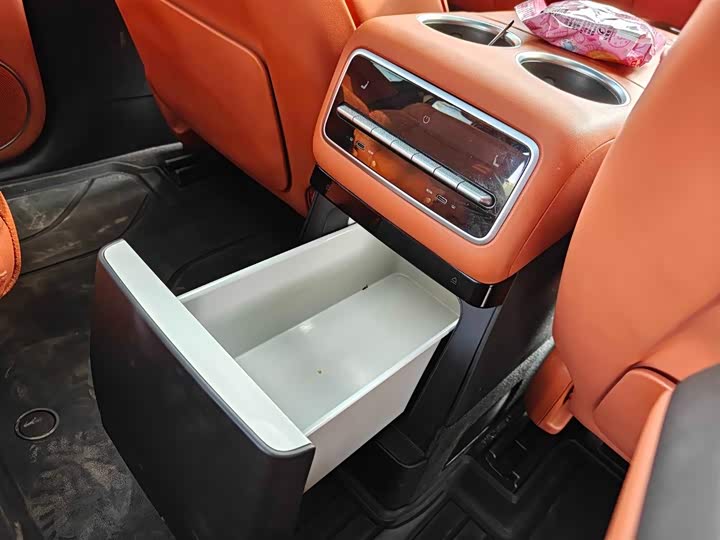 Фото 7 - LiXiang L9