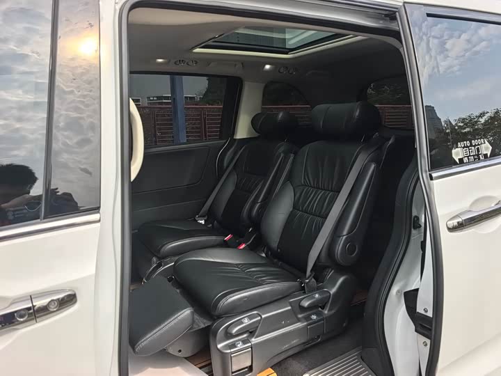 Фото 5 - Honda Odyssey