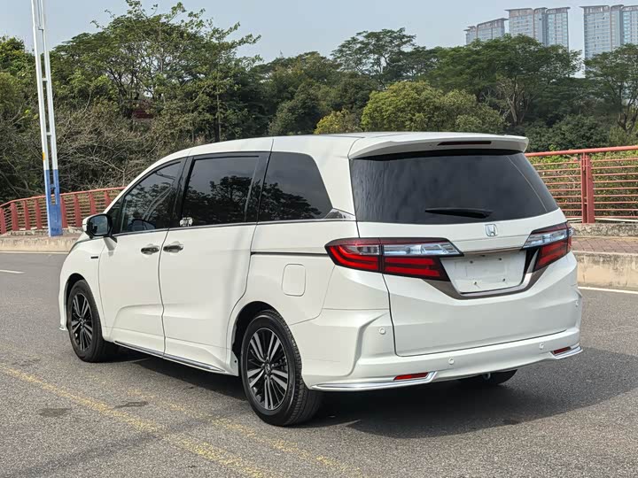 Фото 8 - Honda Odyssey