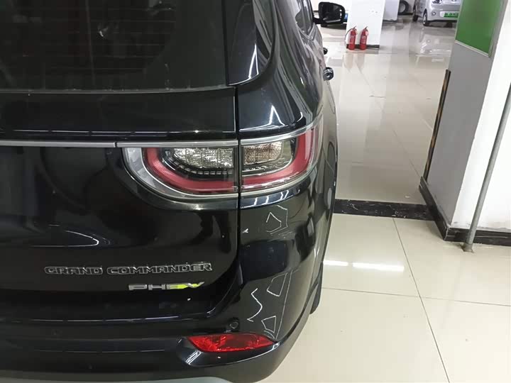 Фото 8 - Jeep Grand Commander Hybrid