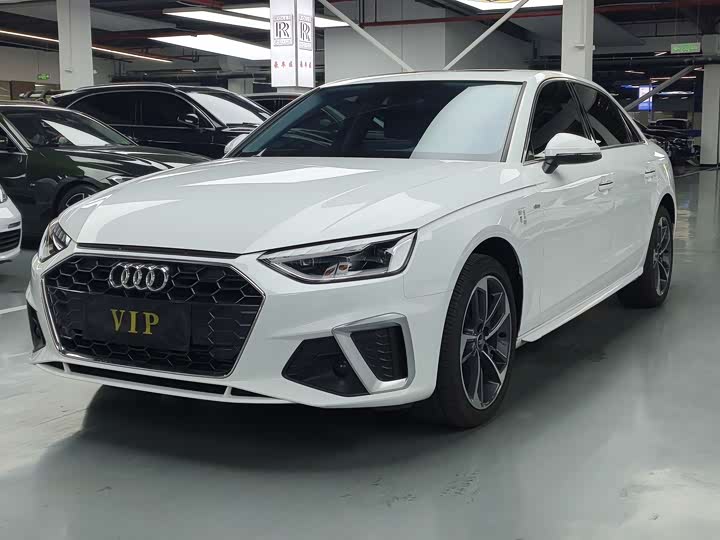 Фото 1 - Audi A4L