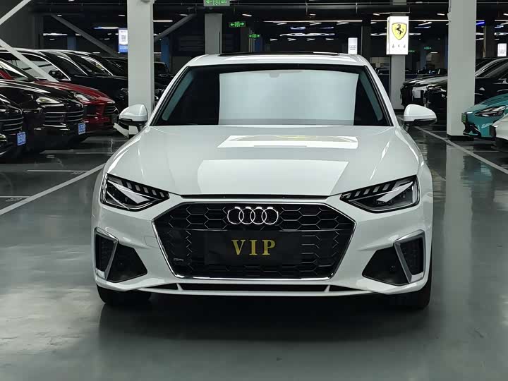 Фото 2 - Audi A4L