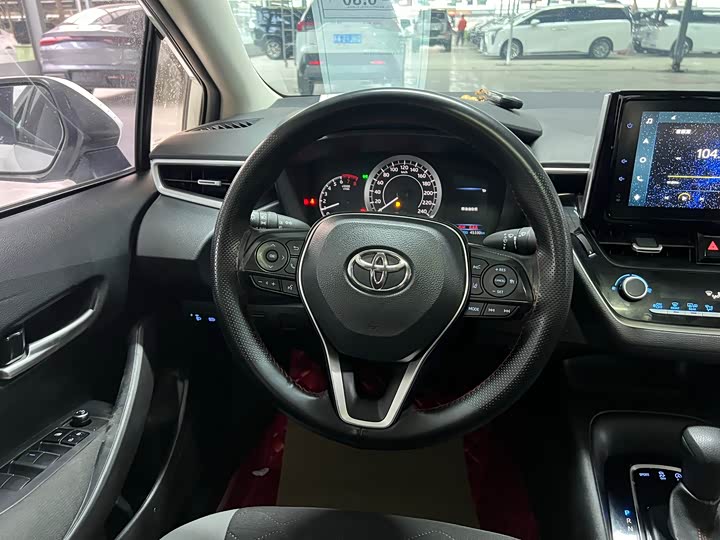 Фото 7 - Toyota Corolla