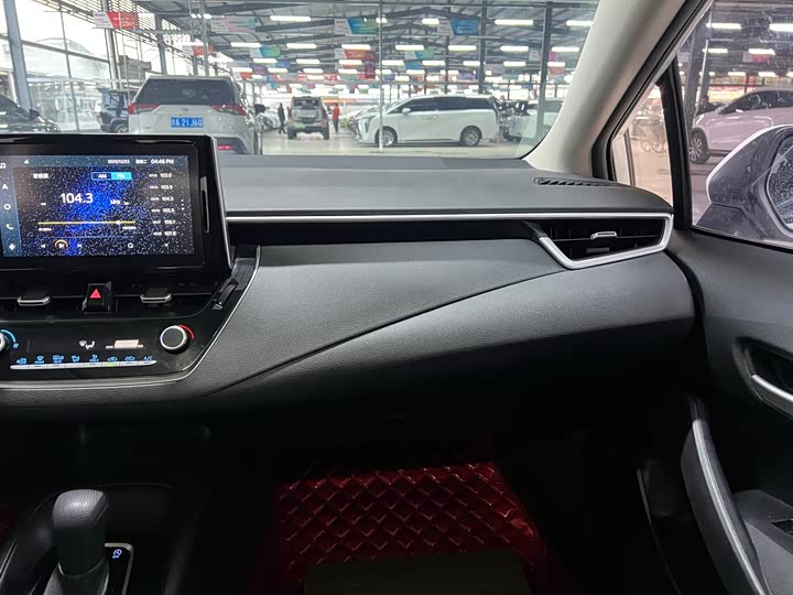 Фото 8 - Toyota Corolla