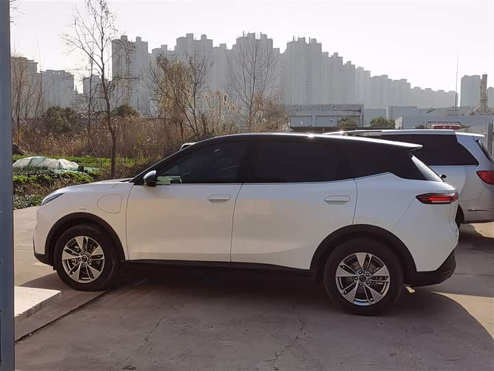 Фото 5 - Bestune 03