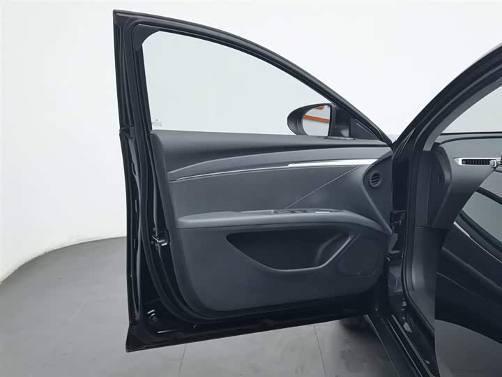 Фото 8 - XPeng Mona M03