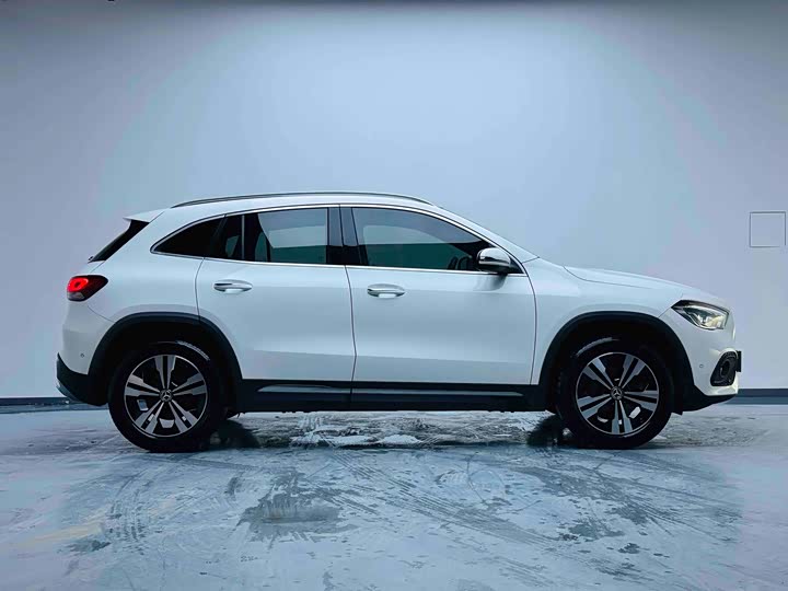 Фото 3 - Mercedes-Benz GLA-Class