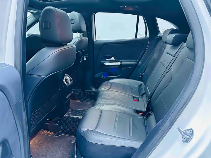 Фото 7 - Mercedes-Benz GLA-Class