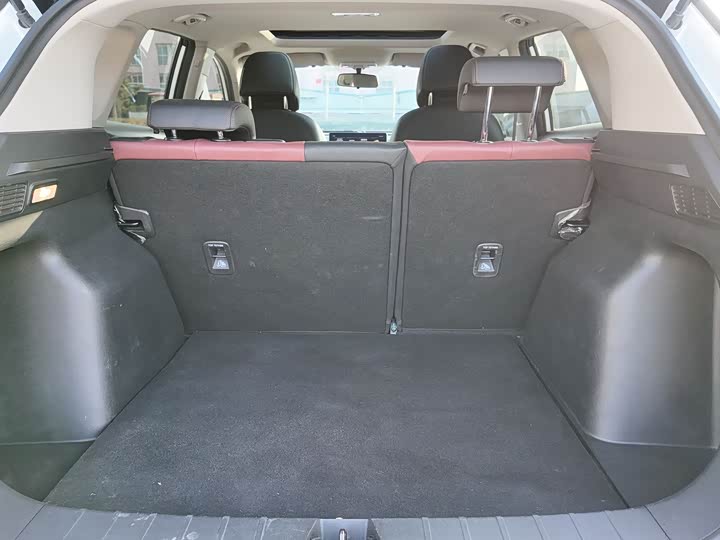 Фото 9 - Geely Coolray