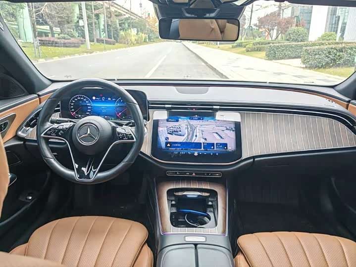 Фото 6 - Mercedes-Benz E-Class