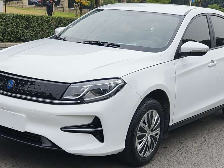 Фото 1 - Dongfeng Forthing S60 EV