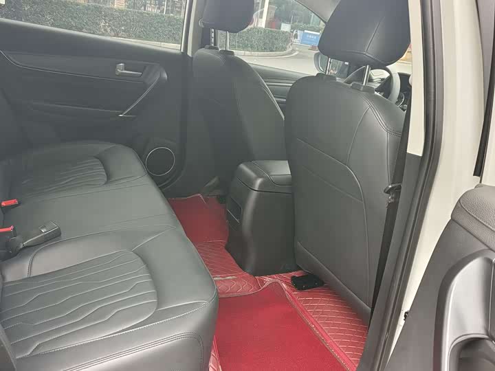 Фото 6 - Dongfeng Forthing S60 EV