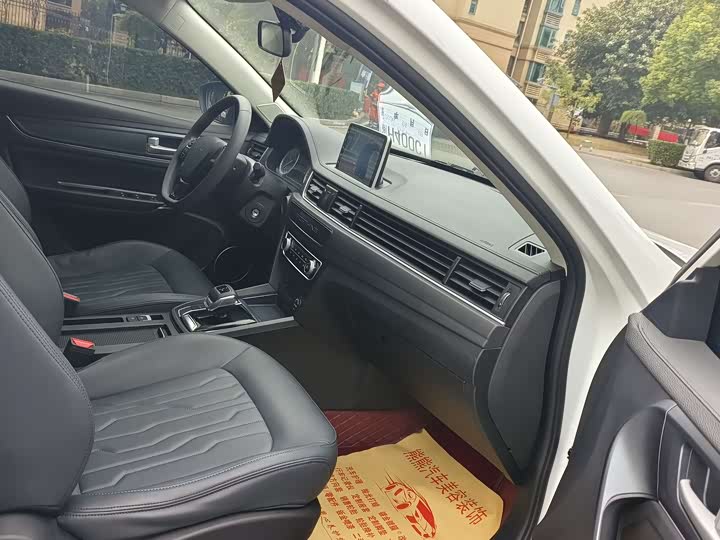 Фото 7 - Dongfeng Forthing S60 EV