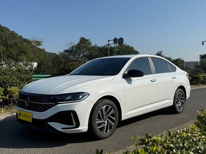 Фото 1 - Volkswagen Lavida