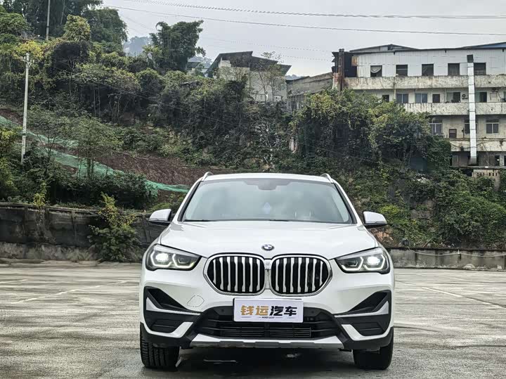 Фото 2 - BMW X1